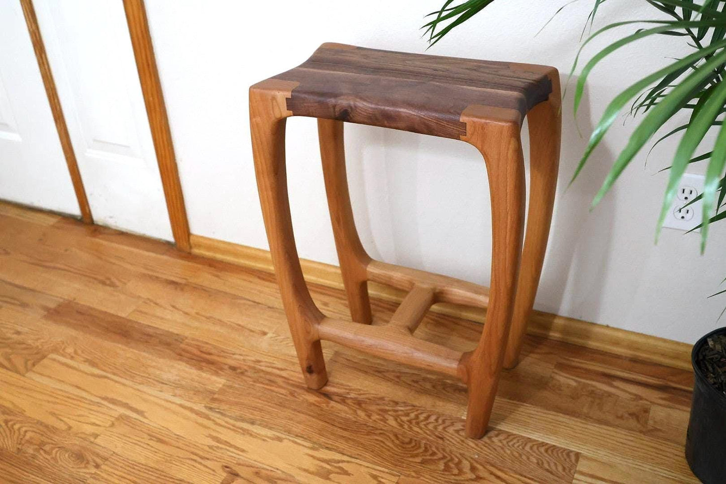 Walnut Counter Stools | Alder Legs