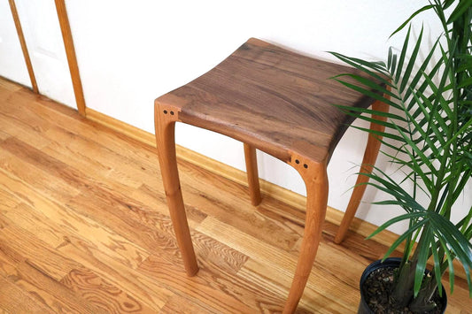 Walnut End Table | Alder Legs